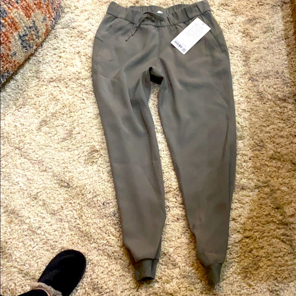 lululemon On the Fly Jogger *Woven NWT